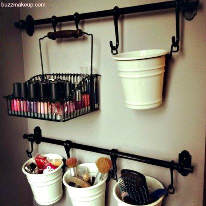 Towel bar makeup holder
